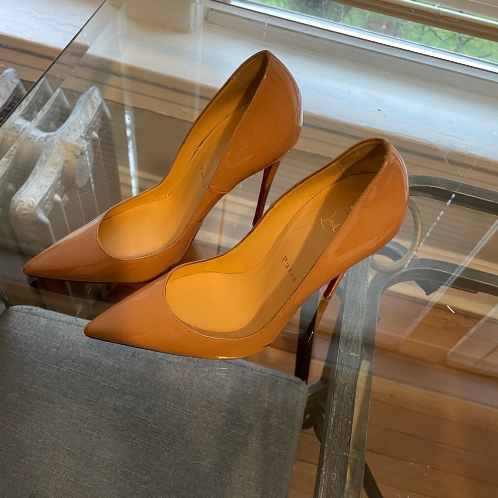 So Kate Nude Patent Pointed-Toe Red Sole Pump